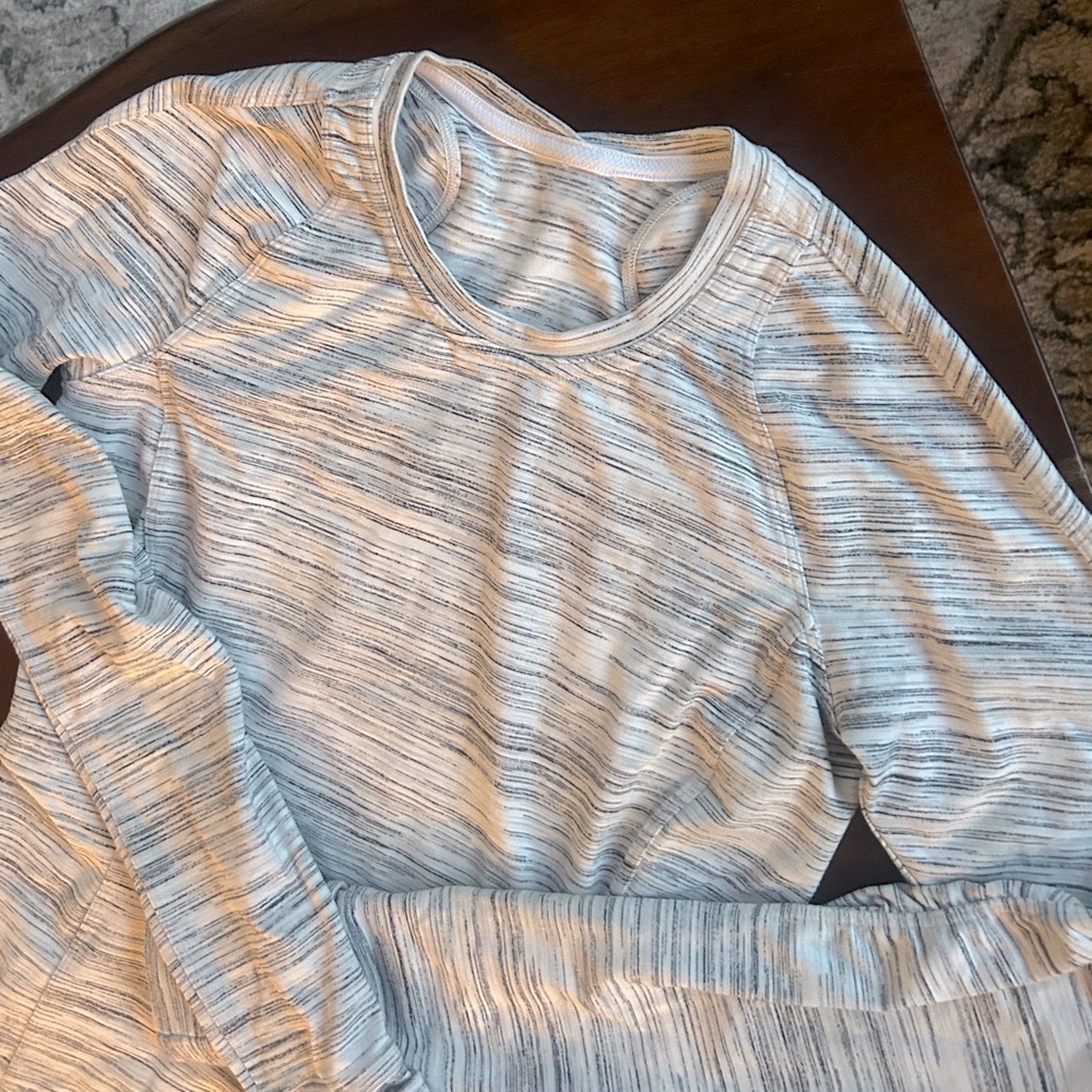 Lululemon Runderful Long Sleeve in Space Dye Camo White Silver Spoon • Size 4 - Picture 7 of 10
